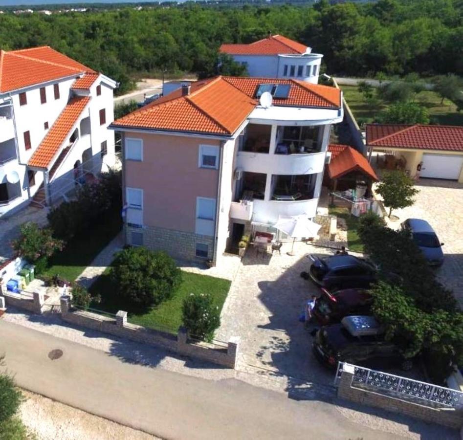 Apartments Jannine Биоград-на-Мору Экстерьер фото