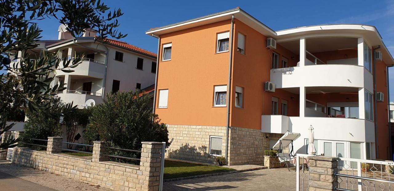 Apartments Jannine Биоград-на-Мору Экстерьер фото